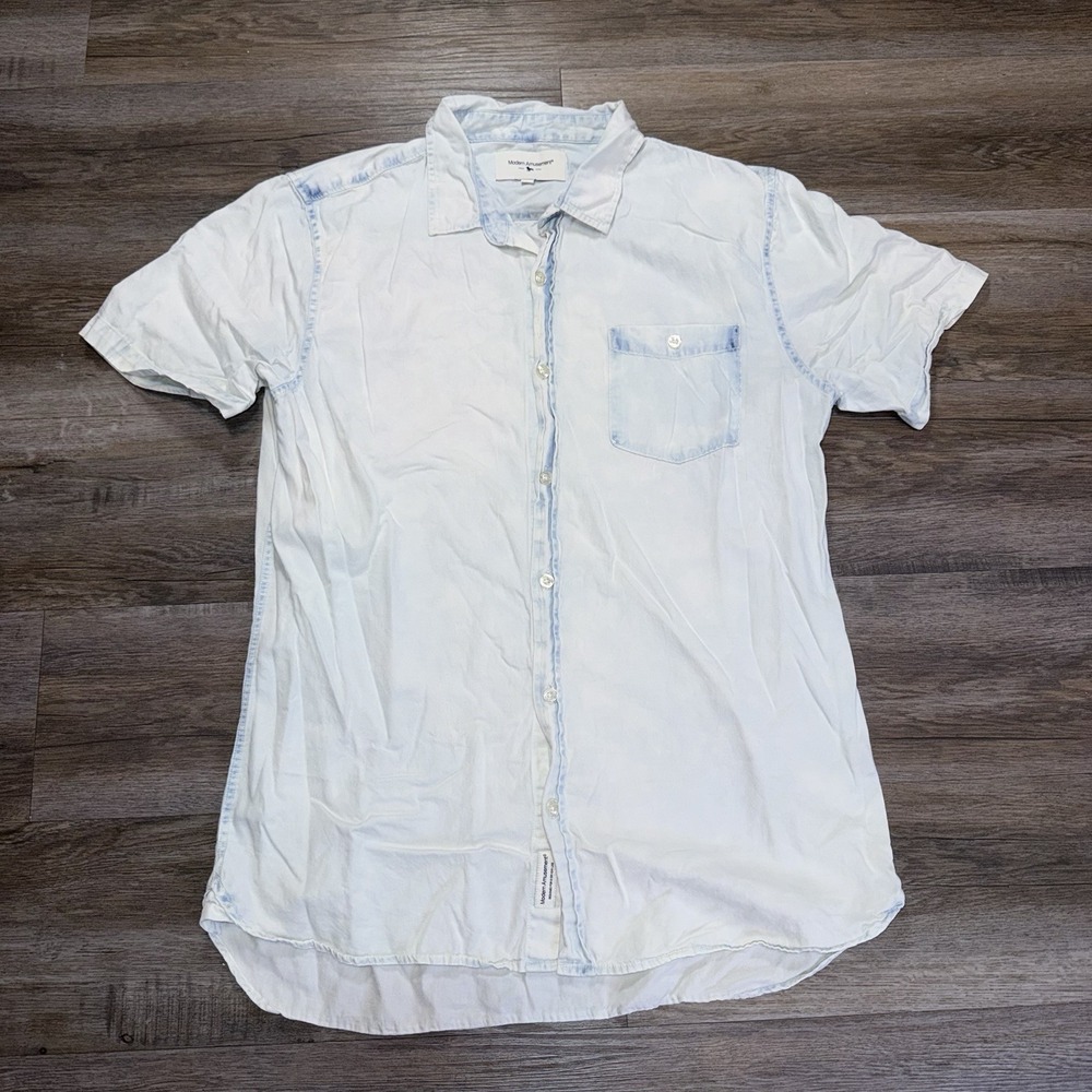 Modern Amusement Light Wash Button-Down Shirt Mens Large Single Chest Pocket